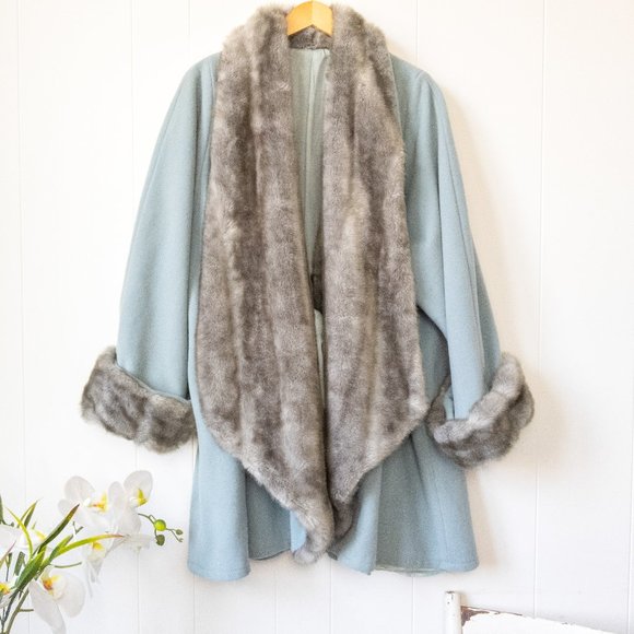 Vintage Jackets & Blazers - Vintage Wool Swing Coat w/ Faux Fur Trim